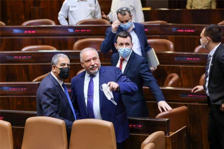 الكنيست تصادق بالقراءة الأولى على اقتراح ميزانية الدولة للسنتين 2021 و2022